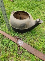Cotton scale & cast iron tea pot