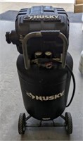 HUSKY 20 GALLON AIR COMPRESSOR