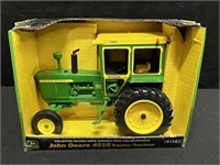Ertl Die Cast John Deere Tractor 4010 Diesel NIB