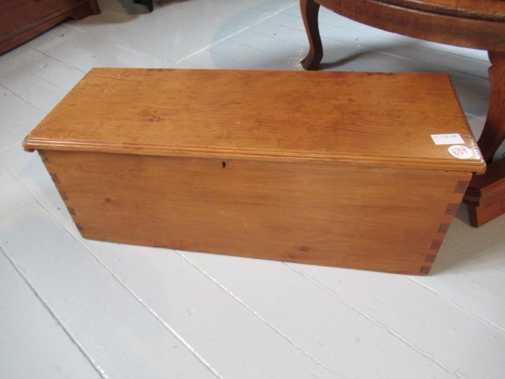 EARLY PINE DOVETAILED SM BLANKET BOX