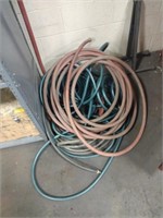 ASSORTED GARDEN AND AIR HOSES