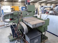 Makino KE55 CNC Universal Milling Machine