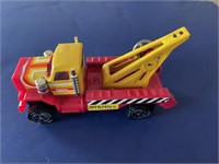 (2)1980’s ERTL Co. Trucks: Tow Truck & Box Truck