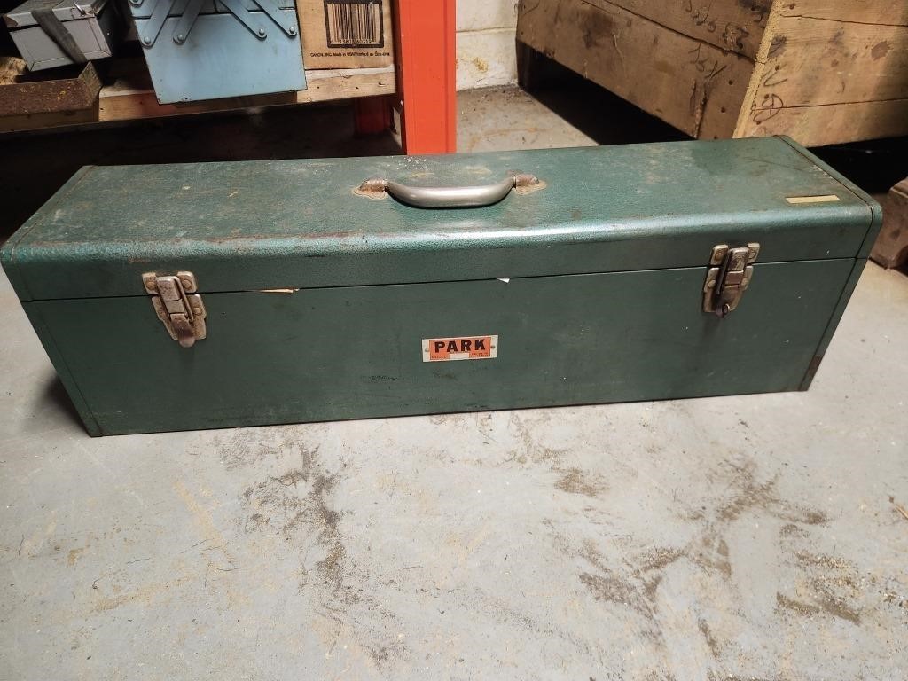 Park Model 932 Metal Toolbox w/ Contents