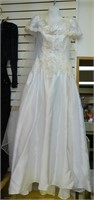 Vintage Wedding Dress,Veil,& Chest Size10