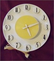 Mid Century Spartus "Kitchen Queen" Wall Clock