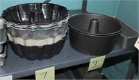 Shelf lot: 7 Bundt cake pans