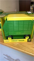 Ertl John Deere forage wagon 1/16 scale