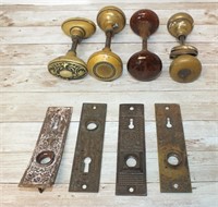 VINTAGE DOOR KNOBS & ESCUTCHEONS