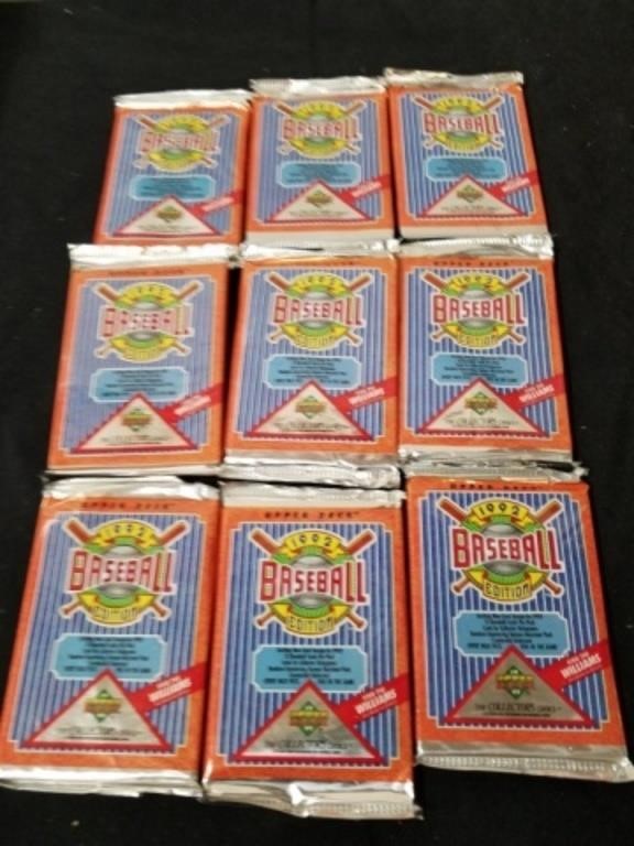 Nine new packs unopened Upper Deck 1992 baseball