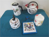 Teapots/ coffee pots