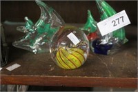 ART GLASS FISH AND PAPERWEIGHT