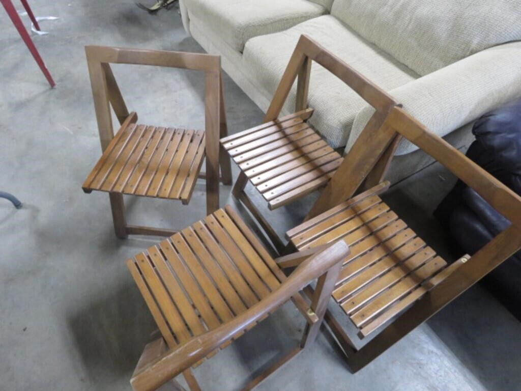 4 WOOD FOLDABLE CHAIRS