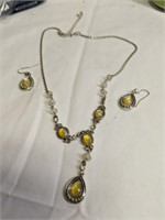 3 pc Set Necklace and Earrings