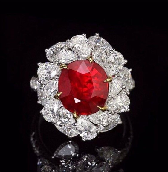 Splendid Jewelry Auction