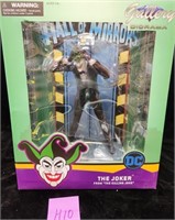 S1 - THE JOKER HALL OF MIRRORS FIGURE (H10)