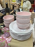 14 piece pink dish set