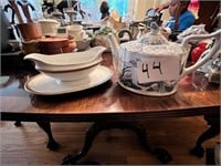 BEAUTIFUL GRAVY BOAT WITH PLATTER AND TEA POT
