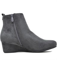 NEW $48 (8) Women's Boots