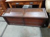 Cedao Chest