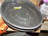 ENAMEL WARE  COOKNG  PAN WITH LID