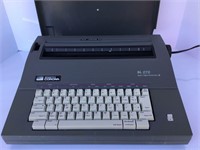 Smith Corona SL575 Electric Typewriter Works