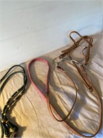 Leather bridle. Snaffle bit. 2 sets of reins