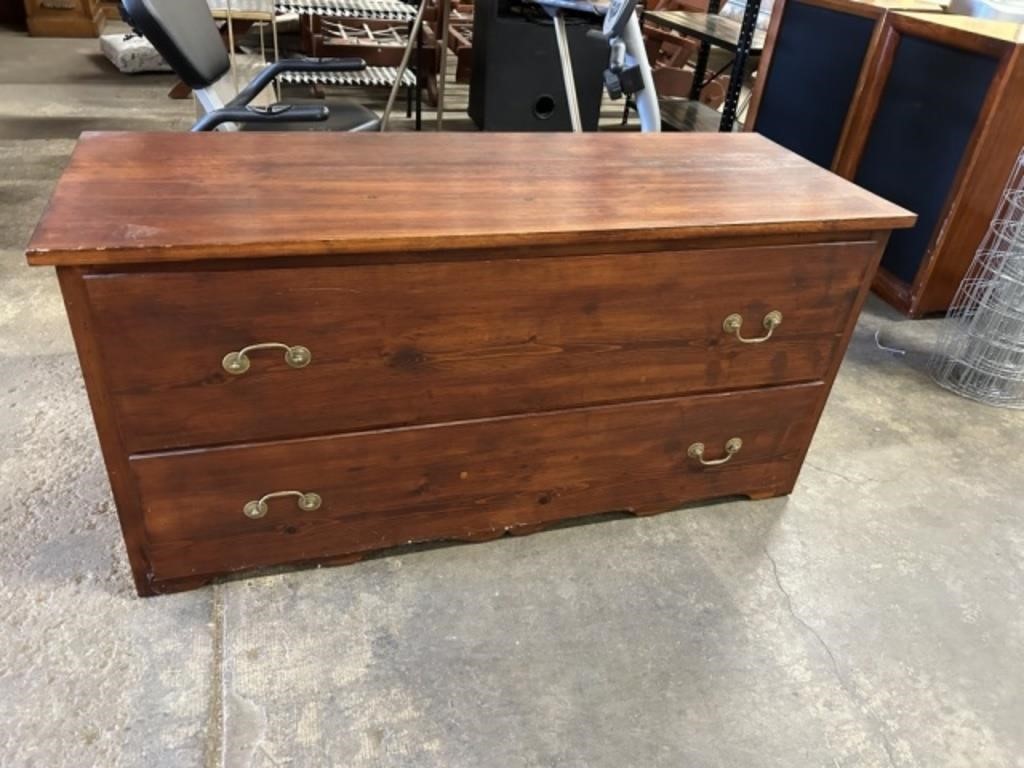 FURNITURE,COLLECTIBLES ONLINE AUCTION
