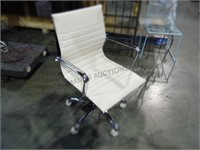 OFFICE WHITE CASTOR CHAIRS 12 X MONEY