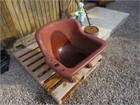 Vintage Sitz Clawfoot Bath Tub (Rare Piece)
