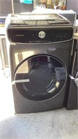 Samsung Gas Dryer (NEW / SRATCH AND DENT)