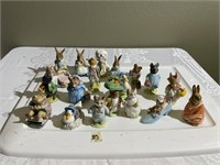 19 pc Beatrix Potter Figurine Set - vintage