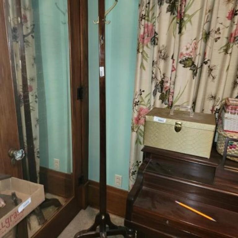 Vintage Oak Hall Tree w/ 4 Hooks - 1 broke