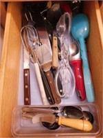 Kitchen utensils: Joe Davis ice cream scoop -