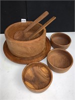 WOODEN SERVING BOWL AND SMALLER BOWLS