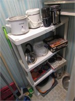 shelf,kitchenware,trays & items
