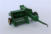 JOHN DEERE BALER ERTL 1/16