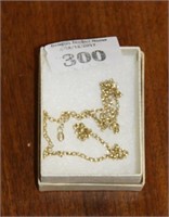 Small 9crt gold chain, broken clasp.