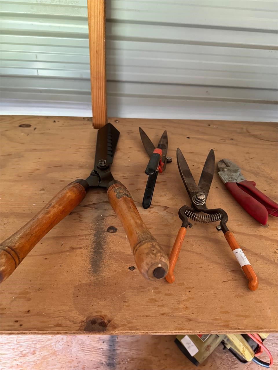 HAND PRUNERS