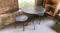 Metal Sundae Table w/Two Metal Chairs