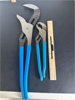 Slip joint pliers