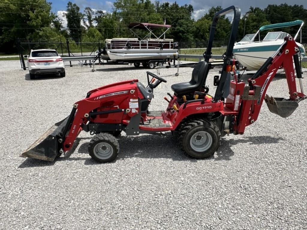 2017 Massey Ferguson GC 1710