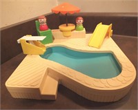 1986 FISHER-PRICE LITTLE PEOPLE POOL