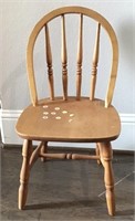 VINTAGE WOOD CHILDS CHAIR