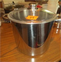 Stainless cooking pot with lid