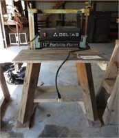 Delta 12” Portable Planer with stand starts