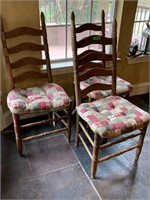 3PC VTG RUSH BOTTOM LADDER BACK CHAIRS