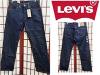 BRAND NEW LEVIS - SIZE 34-32