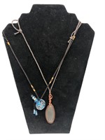 Pair of fashion necklaces