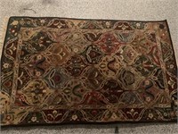 * THICK AREA RUG 106 X 61